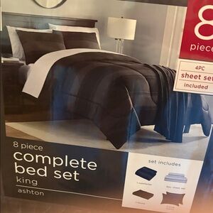 Black and White 8-Piece King Bed Set